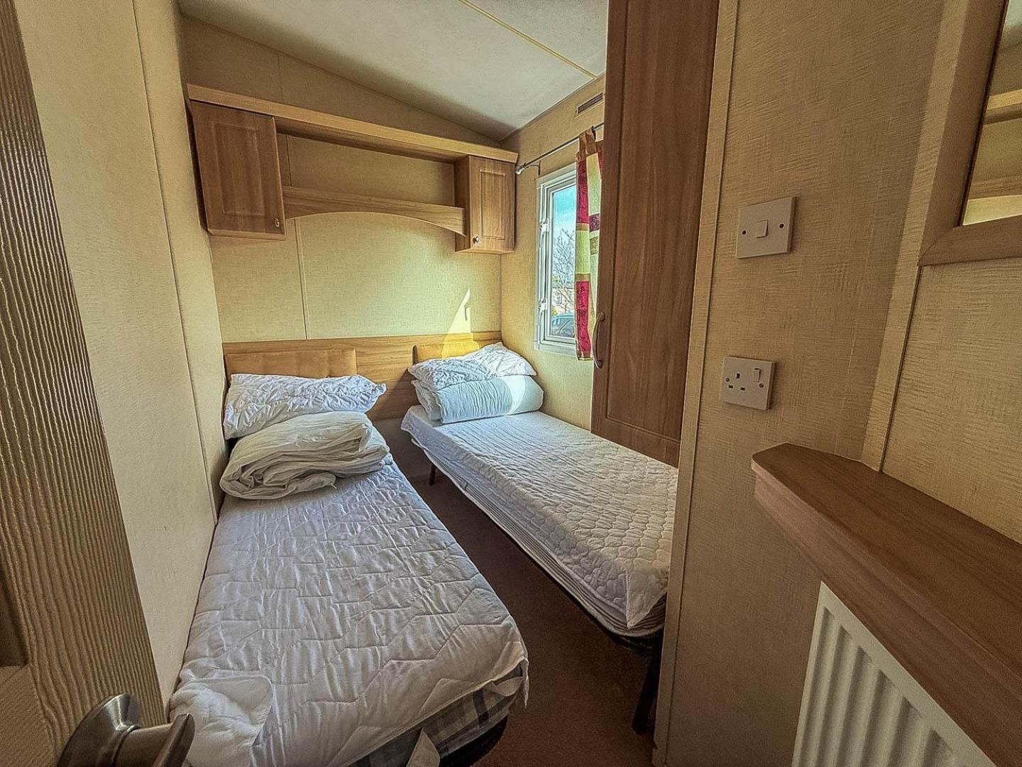 Spacious 8 Berth Caravan At Southview Holiday Park Near Skegness Ref 33018Ml מראה חיצוני תמונה