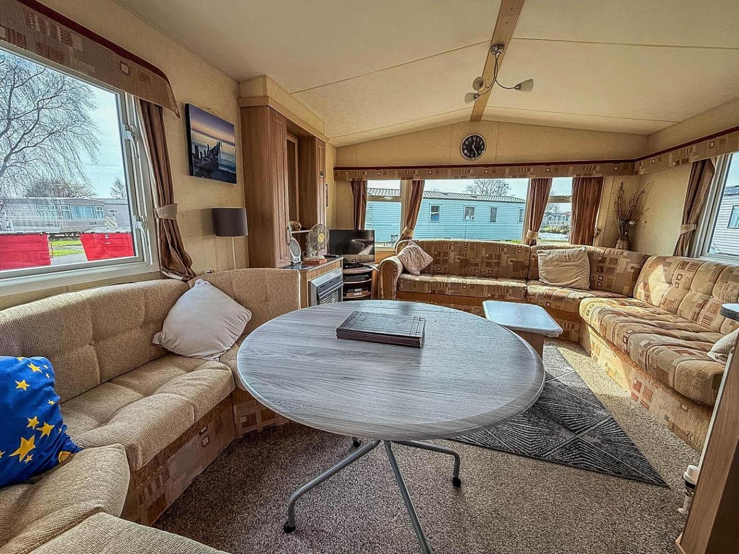 Spacious 8 Berth Caravan At Southview Holiday Park Near Skegness Ref 33018Ml מראה חיצוני תמונה